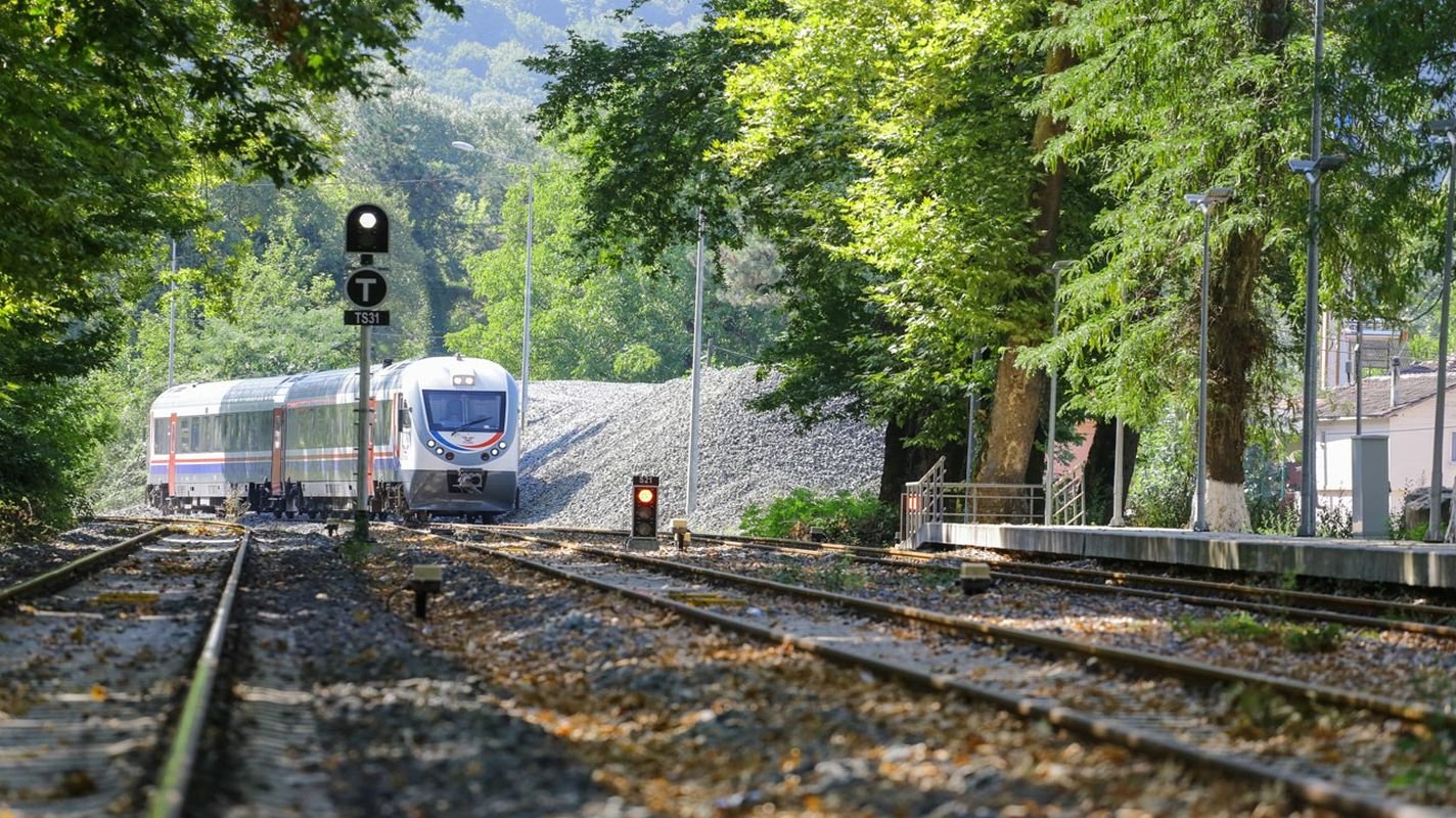 irmak zonguldak hatti ulku istasyonunda karabuk cihetine mt kor yol yapilmasi