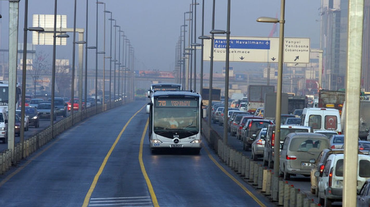 trafige ve metrobus seferlerine istanbul maratonu duzenlemesi