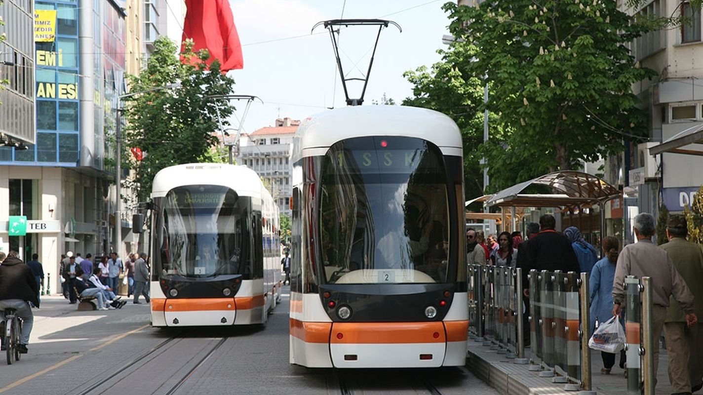 eskisehirde otobus ve tramvay seferlerine kisitlama duzenlemesi eskisehirde otobus ve tramvay seferlerine kisitlama duzenlemesi
