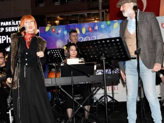 İzmir Bornova'da 'Yeni Yıl' coşkusu - Ankara Yaşam