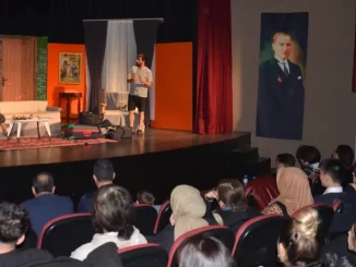 'Kalbin Tek Arkadaşı' tiyatro oyunu sahnelendi - Ankara Yaşam