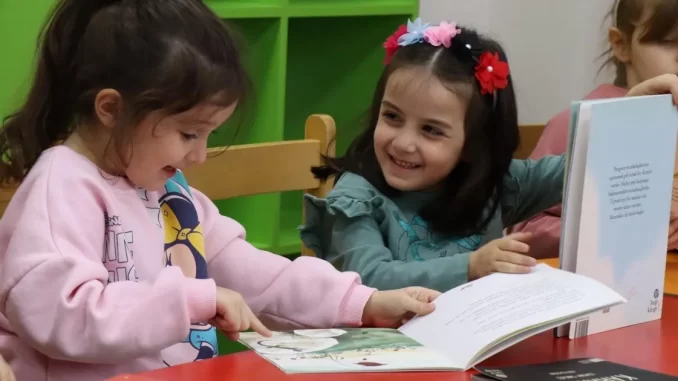 kocaeli-izmitte-cocuklara-kitap-sevgisi-asilanmaya-devam-ediyor-GrJxdrZz.webp