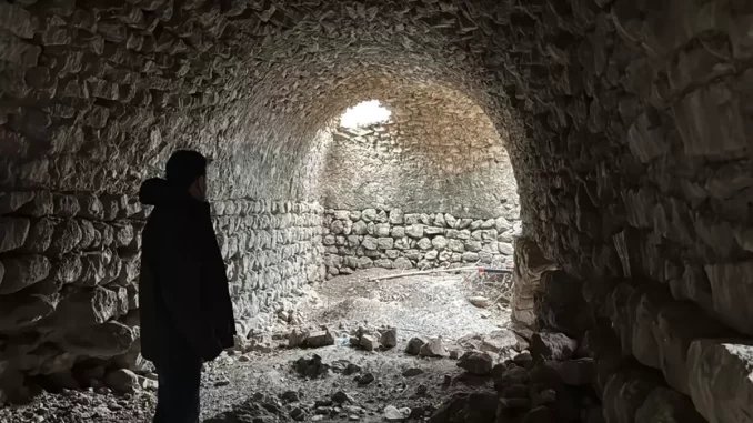 unyede-gida-zehirlenmesi-suphesi-18-ogrenci-hastaneye-kaldirildi-NxEXCYY2.jpg