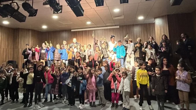 dayanisma-noktalari-cocuklari-sinema-ve-tiyatroyla-bulusturdu-uSaEuwlq.webp