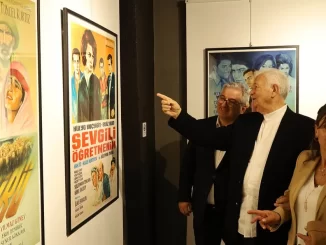 Sakarya'da 40 film afişi eseri, sergide görücüye çıktı - Ankara Yaşam