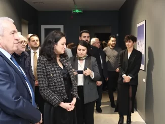 "Yerle Gök Arasında" sergisi izlenime açıldı - Ankara Yaşam