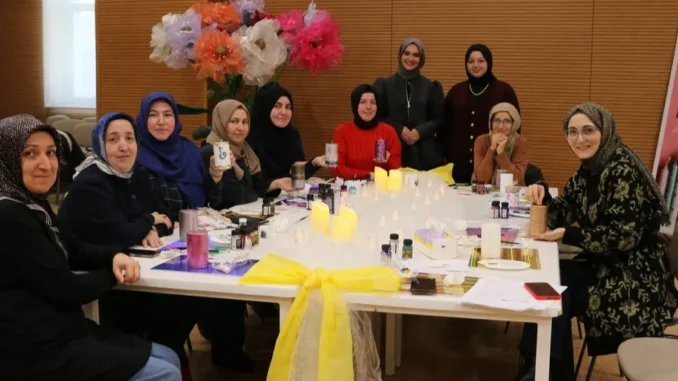 sakaryada-yetiskinlere-terapi-gibi-sanat-atolyesi-IxQ2MCPI.webp