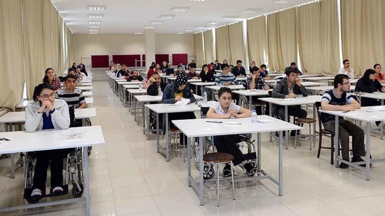 2026 EKPSS başvuruları ve sınav takvimi hakkında bilinmesi gerekenler, adayların sınav sürecini doğru ve zamanında planlamalarını sağlar. Engelli kamu personeli seçme sınavı, geniş katılım ve katılım şartlarıyla her yıl olduğu gibi 2026 yılında da büyük ilgi görüyor. Bu süreçte başvuru tarihleri, ödeme detayları, sınav tarihi ve hazırlık sürecine dair tüm detayları detaylıca ele alacağız.